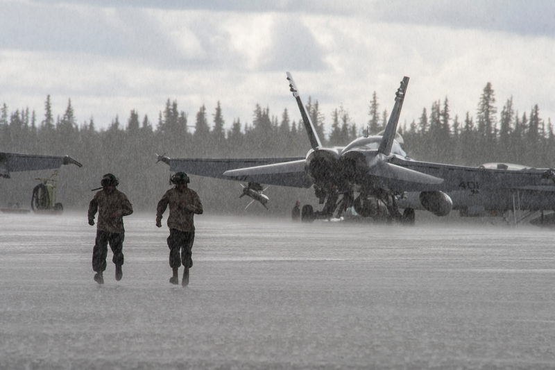 Illustration for article titled 50 Totally Stunning Combat Aircraft Photos Taken Around Alaska